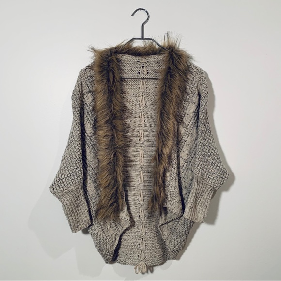 sweater - Picture 2 of 4